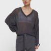 lekki-sweter-z-dekoltem-v-05